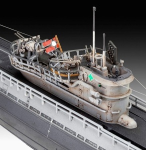 Revell German Submarine Type IX C/40 (U190)