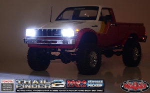 RC4WD Trail Finder 2 RTR mit 1982 Toyota Pickup Karosserie